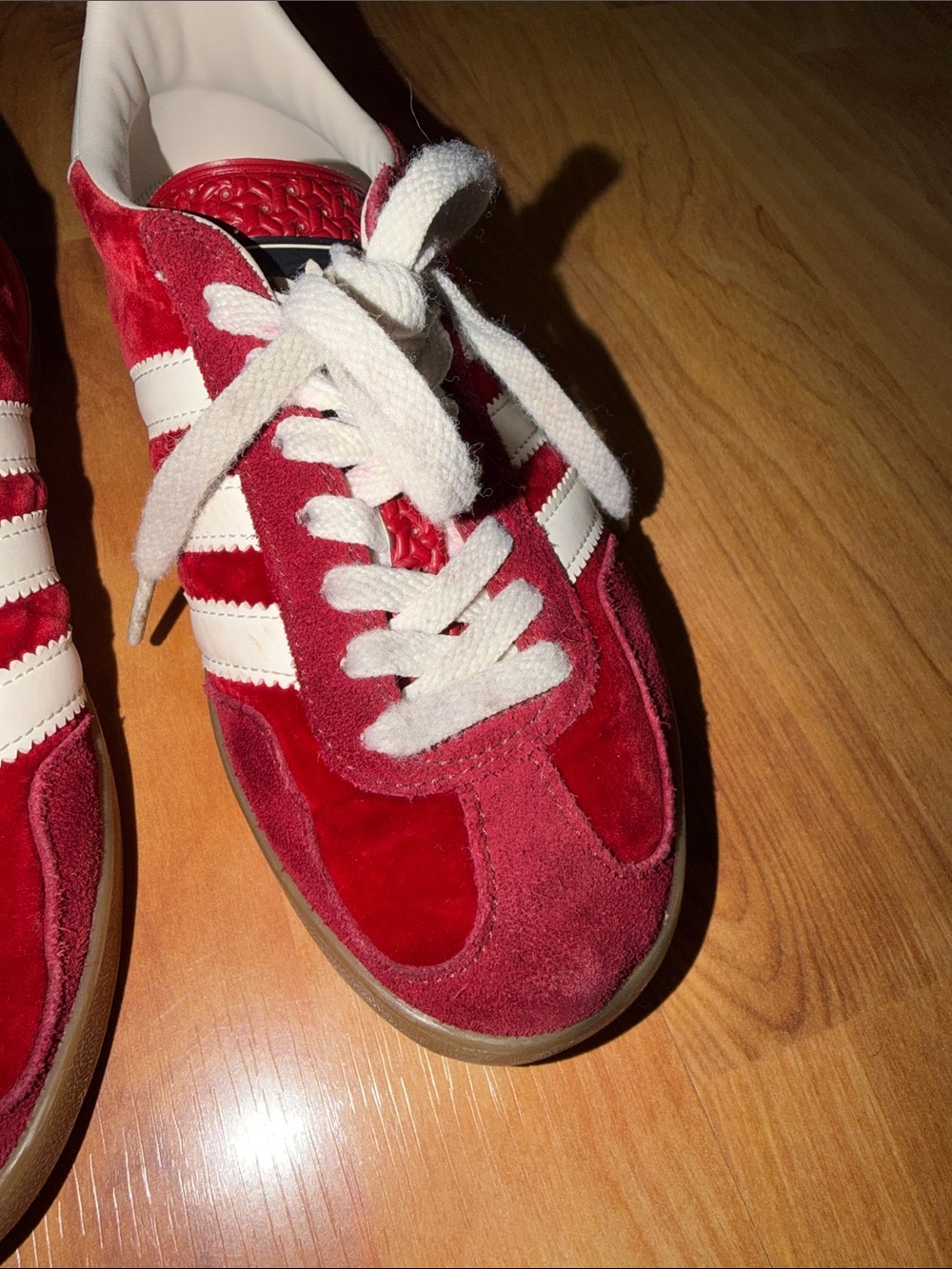 Gucci X Adidas Gazelle Kids Red and White Velvet Suede Shoes - Picture 5 of 12